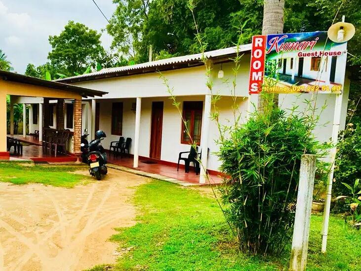 Kumari Guest House โปลอนนารูวา ภายนอก รูปภาพ